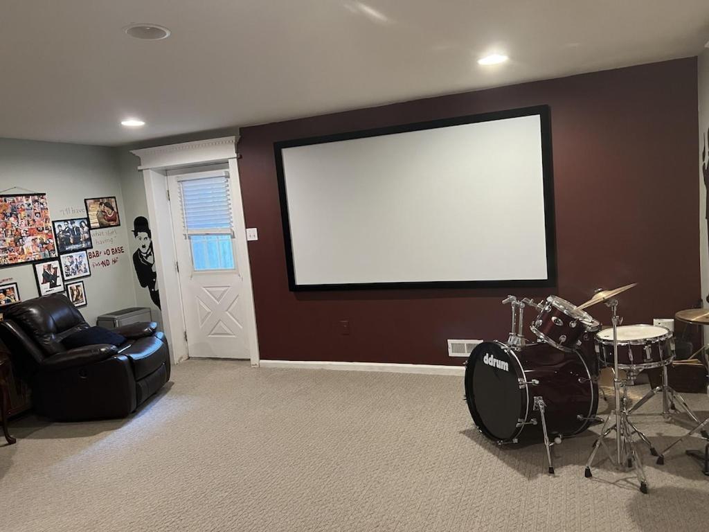 Location! House With Home Office, Gym, More-Черри-Хилл Экстерьер фото